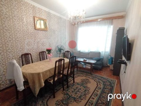 Satılır 4 otaqlı köhnə tikili 120 m²