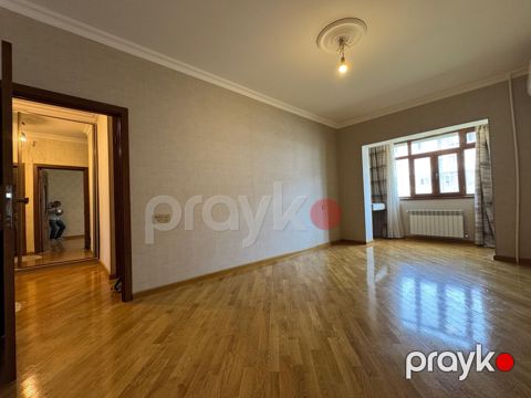 Satılır 2 otaqlı köhnə tikili 65 m²