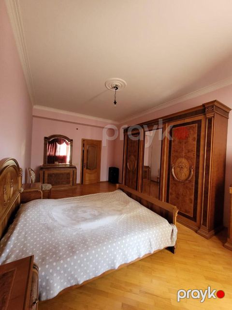 İcarəyə verilir 4 otaqlı yeni tikili 160 m²