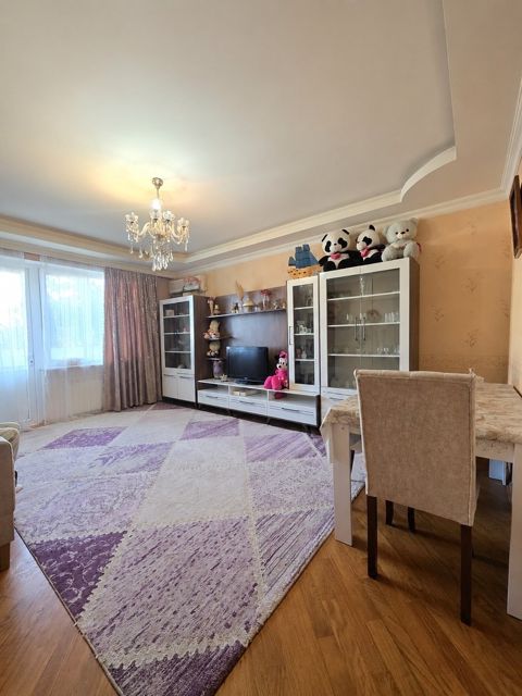 Satılır 3 otaqlı köhnə tikili 90 m² — Bakı