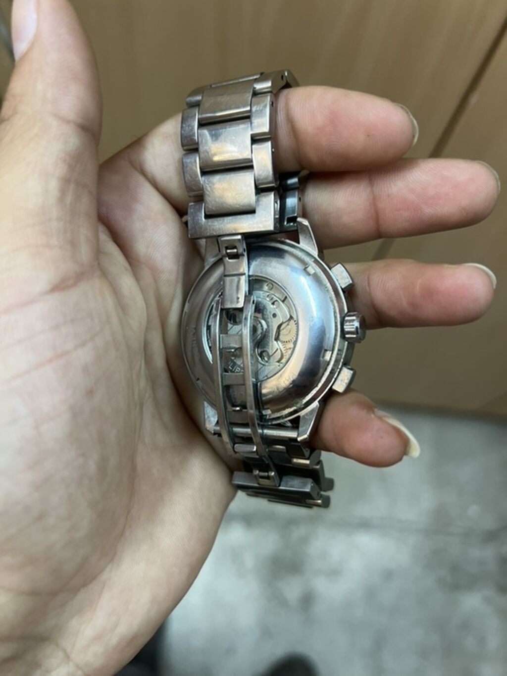 Metal qolbaqlı kişi qol saatı 300 manata alinib razilasma yolu ile — Qol saatları, Xırdalan (3)