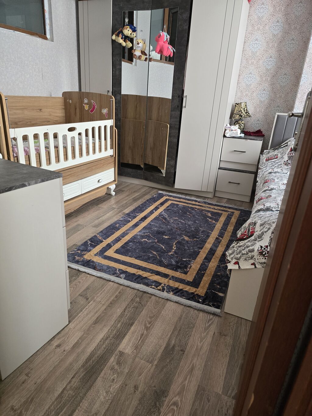 Uşaq otağı üçün mebel dəsti - Beşik: Təbii ağac tonlarında, ağ dekor — Mebel, Bakı (3)