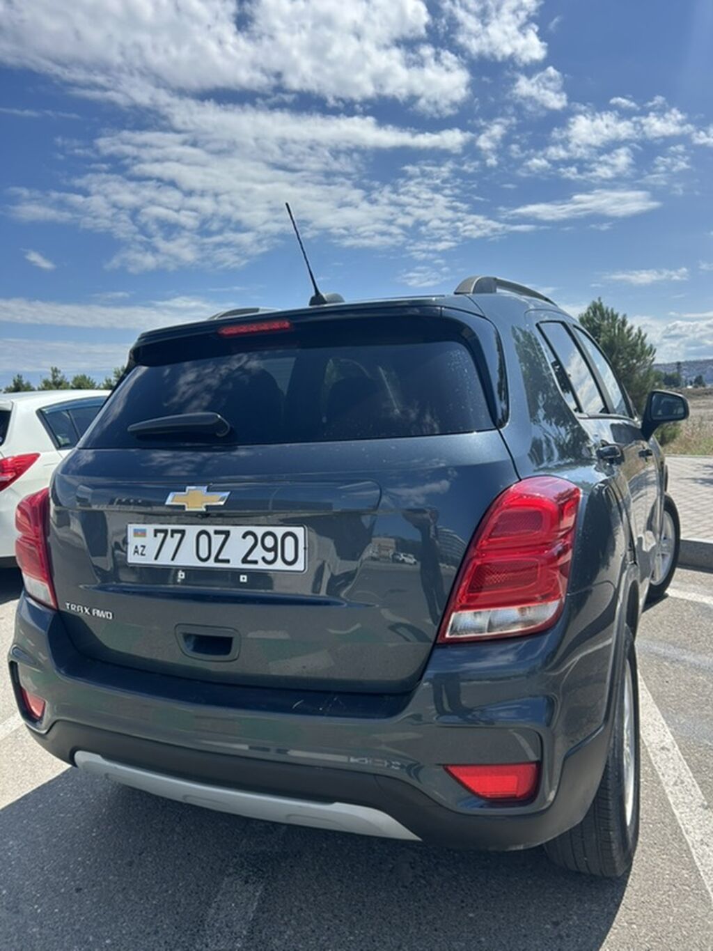 Chevrolet Trax kompakt krossover. Tünd boz rəngli кузов, 5 qapılı SUV — Avto, Digah (3)