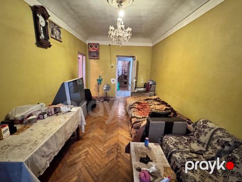 Satılır 4 otaqlı köhnə tikili 85 m²