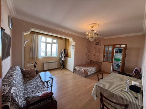 Satılır 2 otaqlı köhnə tikili 45 m² — Bakı
