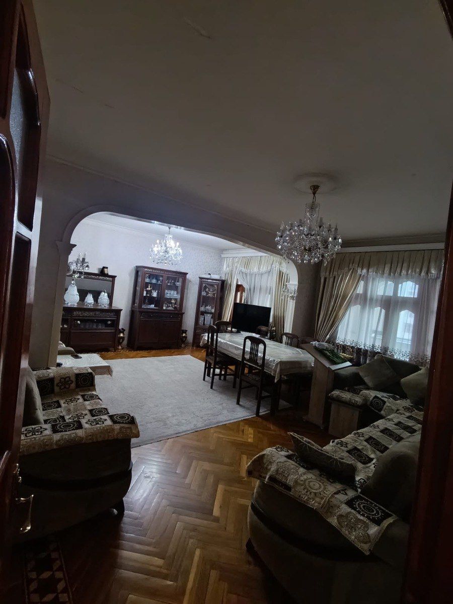 Satılır 5 otaqlı köhnə tikili 120 m² — Mənzil, Bakı (2)