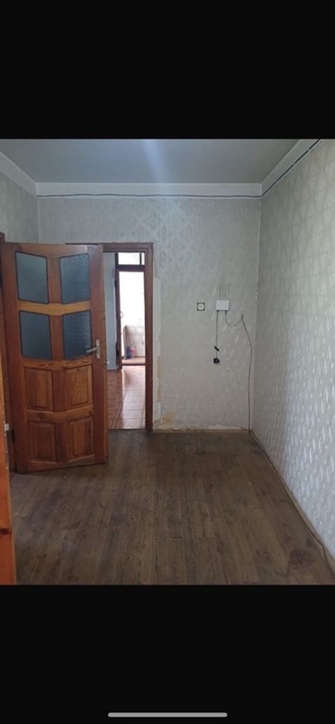Kirayə üçün 2 otaqlı mənzil - Plan: ayrı-ayrı otaqlar, aralı qapılar — Ucar