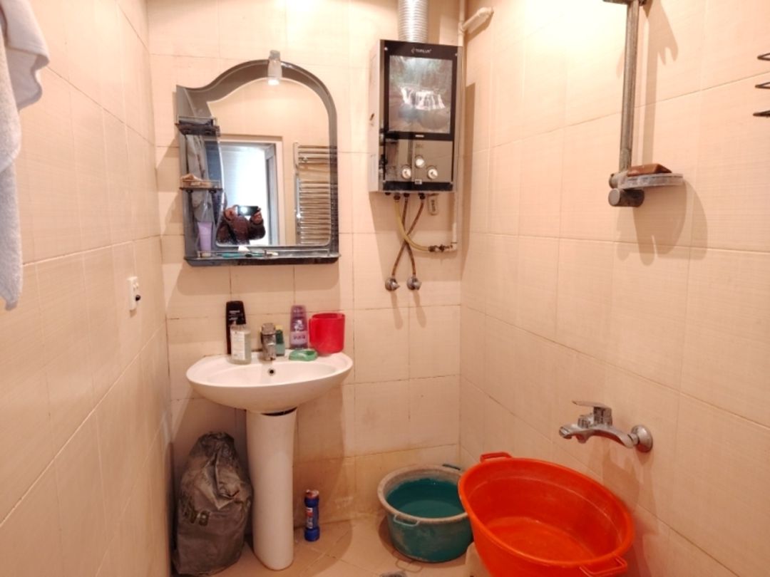 Satılır 2 otaqlı köhnə tikili 65 m² — Mənzil, Bakı (6)