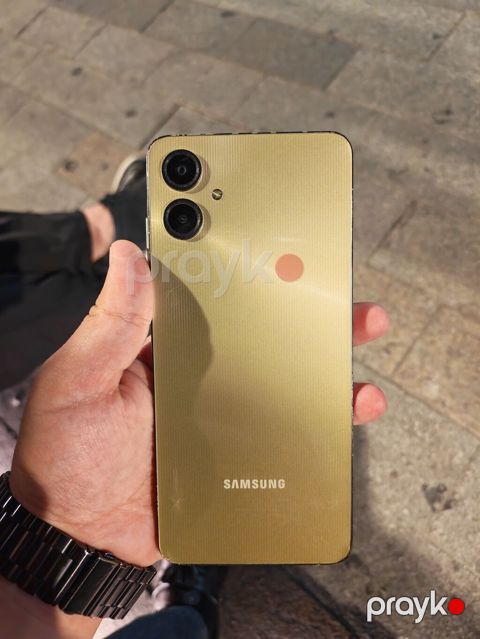Samsung Galaxy A06 64GB Qızılı