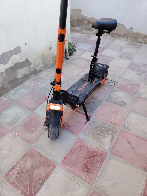 Elektrik skuter – Faster E‑Scooter Xüsusiyyətlər: - Güclü off-road — Güzdək
