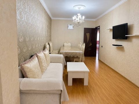 Satılır 4 otaqlı köhnə tikili 100 m² — Bakı