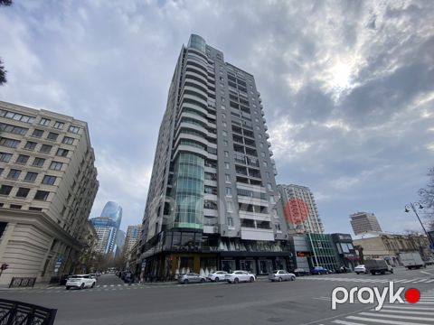 Satılır 4 otaqlı yeni tikili 240 m²
