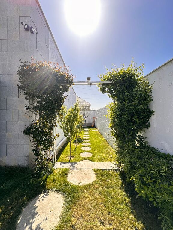 Satılır 5 otaqlı həyət evi/bağ evi 300 m² — Ev, villa, Bakı (8)