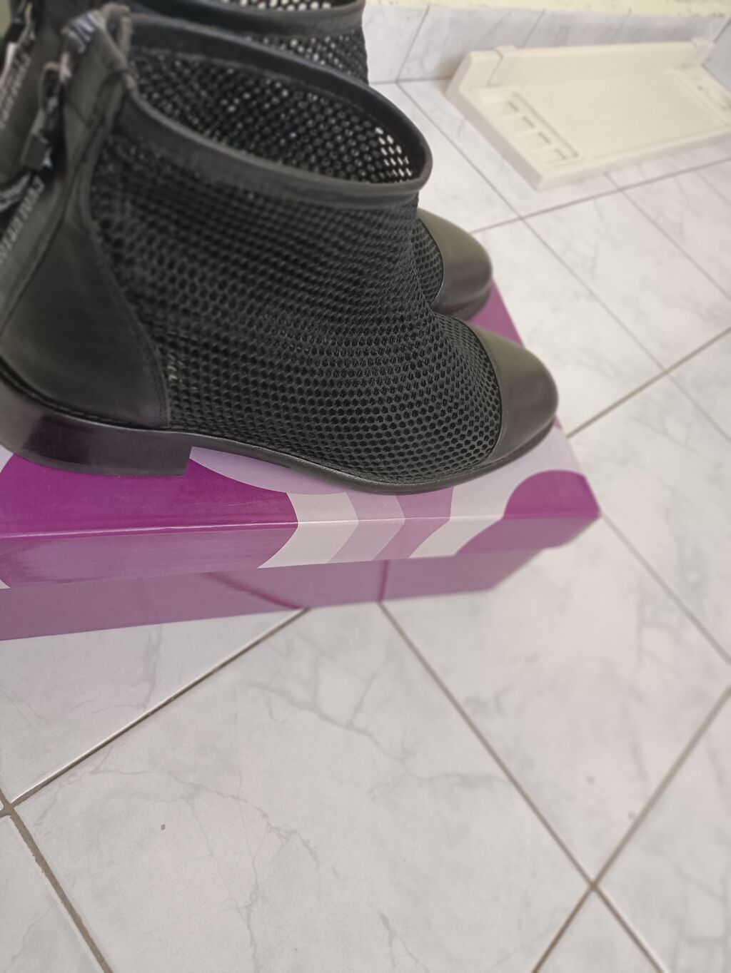 Qadın üçün qara mesh botilər - Model: Aşağı boylu, dairəvi burunlu — Şəxsi əşyalar, Bakı (8)
