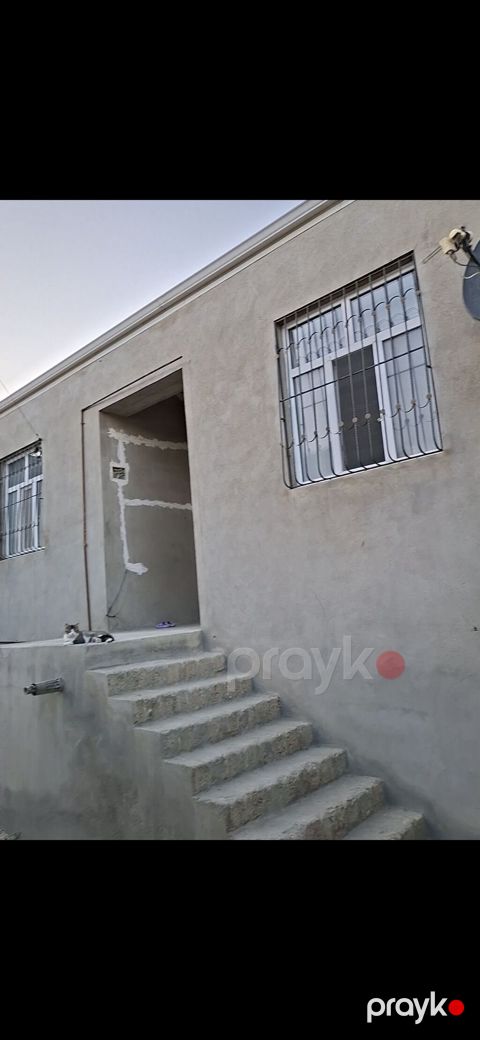 Yenı Ramana. Ramana qəsəbəsində 2 mərtəbəli həyət evi satılır