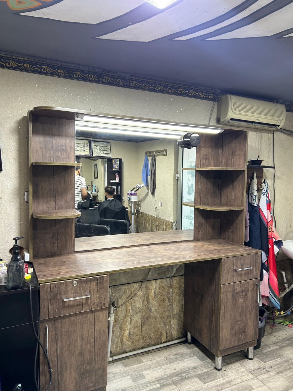 İşlənmiş, Saç kəsimi üçün masa, Güzgülü — Salon mebeli, Bakı