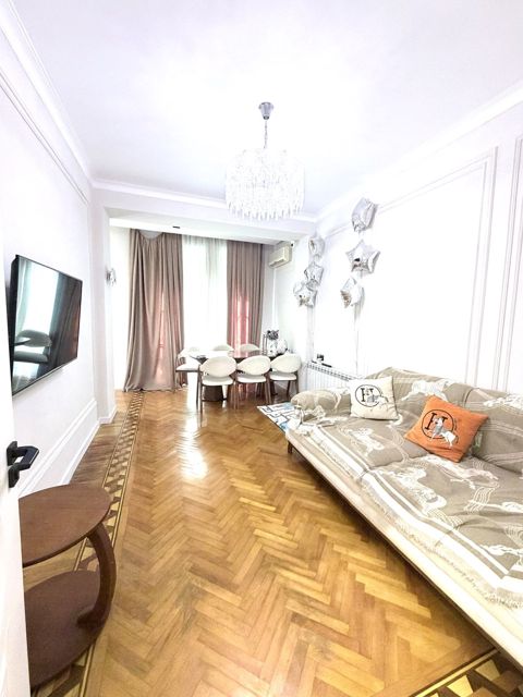 Satılır 3 otaqlı köhnə tikili 87 m² — Bakı