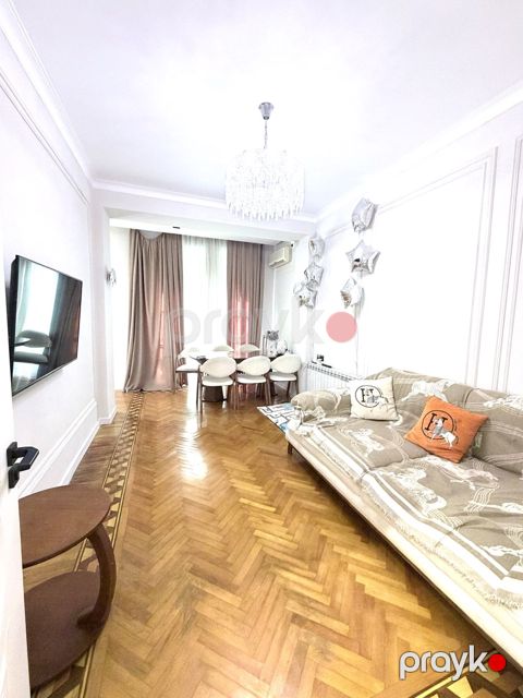 Satılır 3 otaqlı köhnə tikili 87 m²