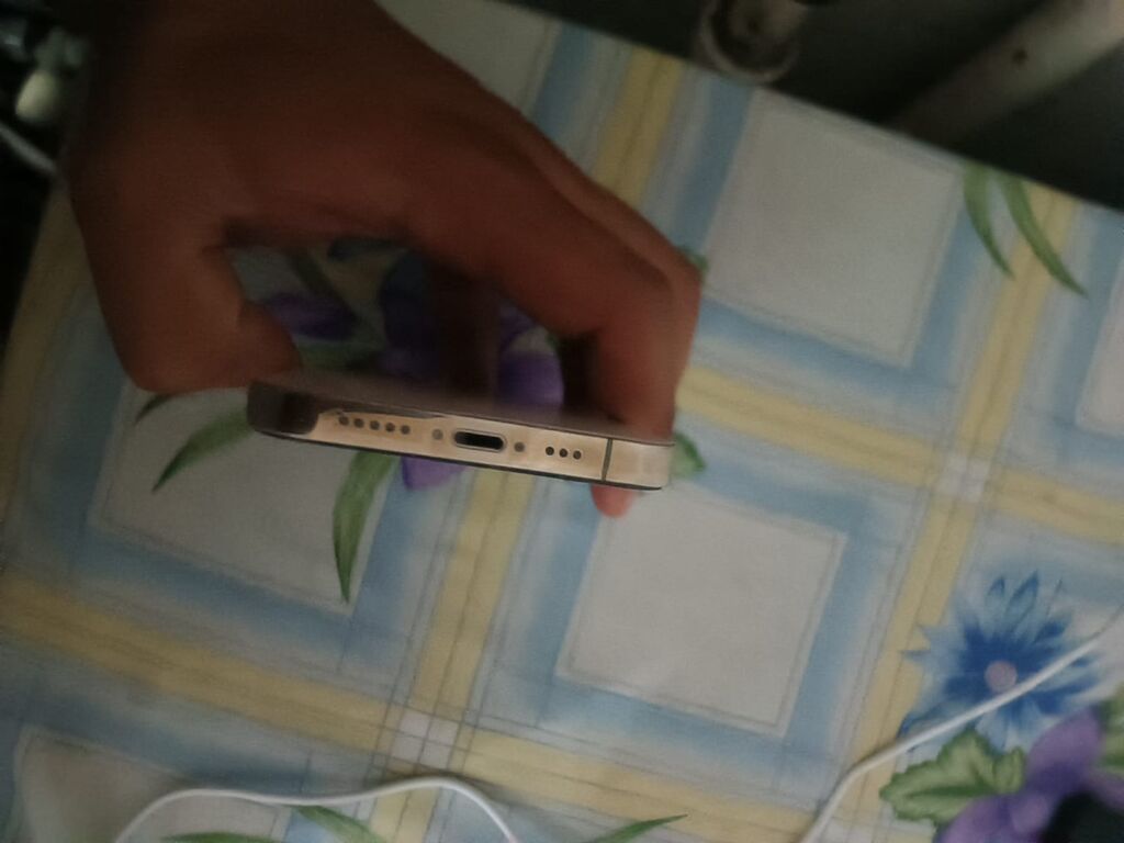 Qızılı, Face ID — Apple iPhone, Bakı (4)