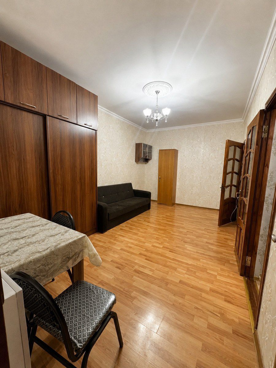 Satılır 2 otaqlı köhnə tikili 47 m² — Mənzil, Bakı (2)