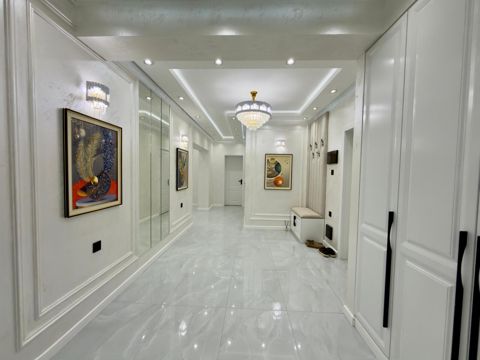 Satılır 4 otaqlı yeni tikili 153 m² — Bakı