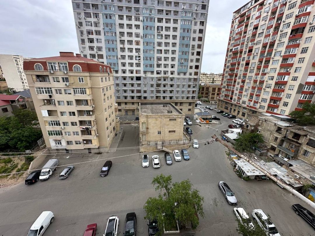 Satılır 4 otaqlı köhnə tikili 110 m² — Mənzil, Bakı (6)
