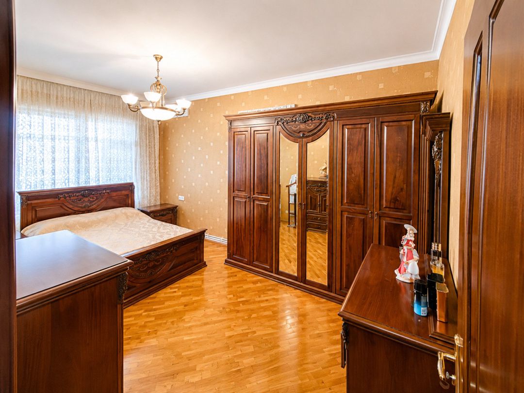 Satılır 4 otaqlı köhnə tikili 110 m² — Mənzil, Bakı (6)