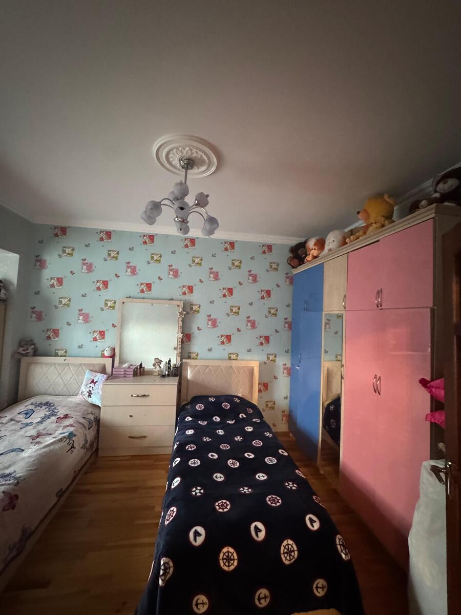 Satılır 4 otaqlı köhnə tikili 82 m² — Mənzil, Bakı