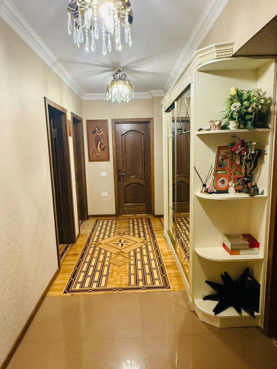 Satılır 4 otaqlı köhnə tikili 125 m² — Mənzil, Bakı (12)