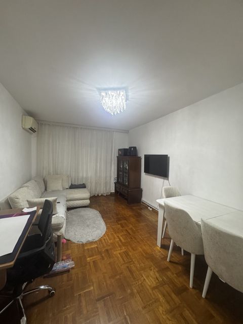 Satılır 2 otaqlı köhnə tikili 65 m² — Bakı