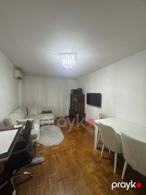 Satılır 2 otaqlı köhnə tikili 65 m²