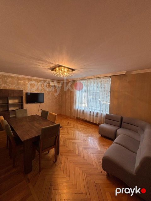 İcarəyə verilir 3 otaqlı köhnə tikili 80 m²