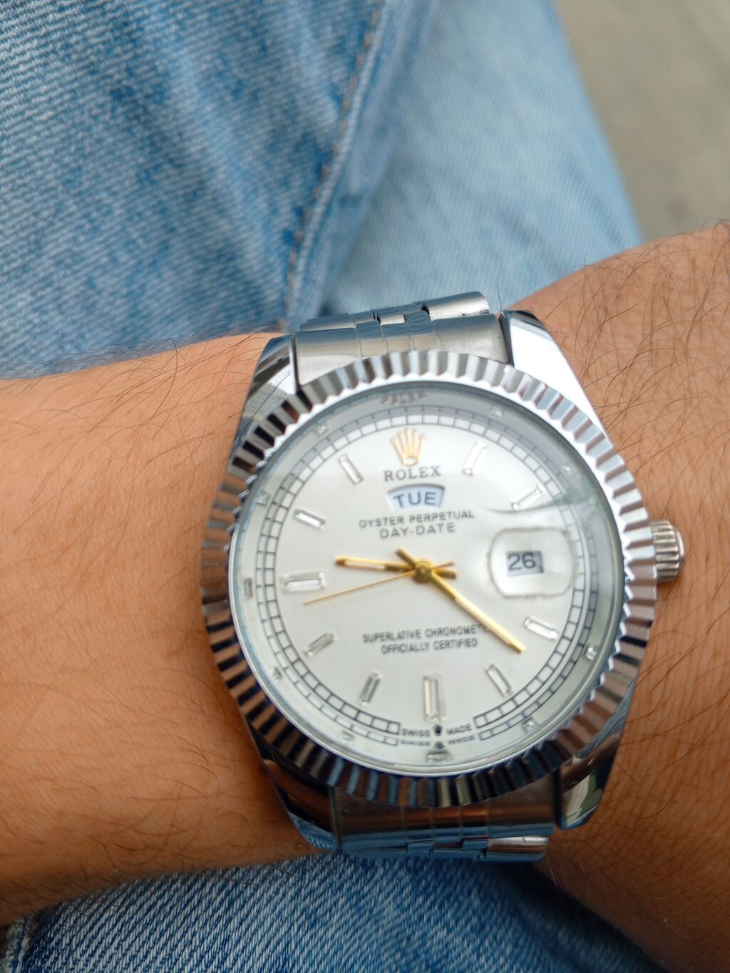 Saat: Rolex Oyster Perpetual Day‑Date stili, gümüşü tonlarda — Qol saatları, Saray (3)
