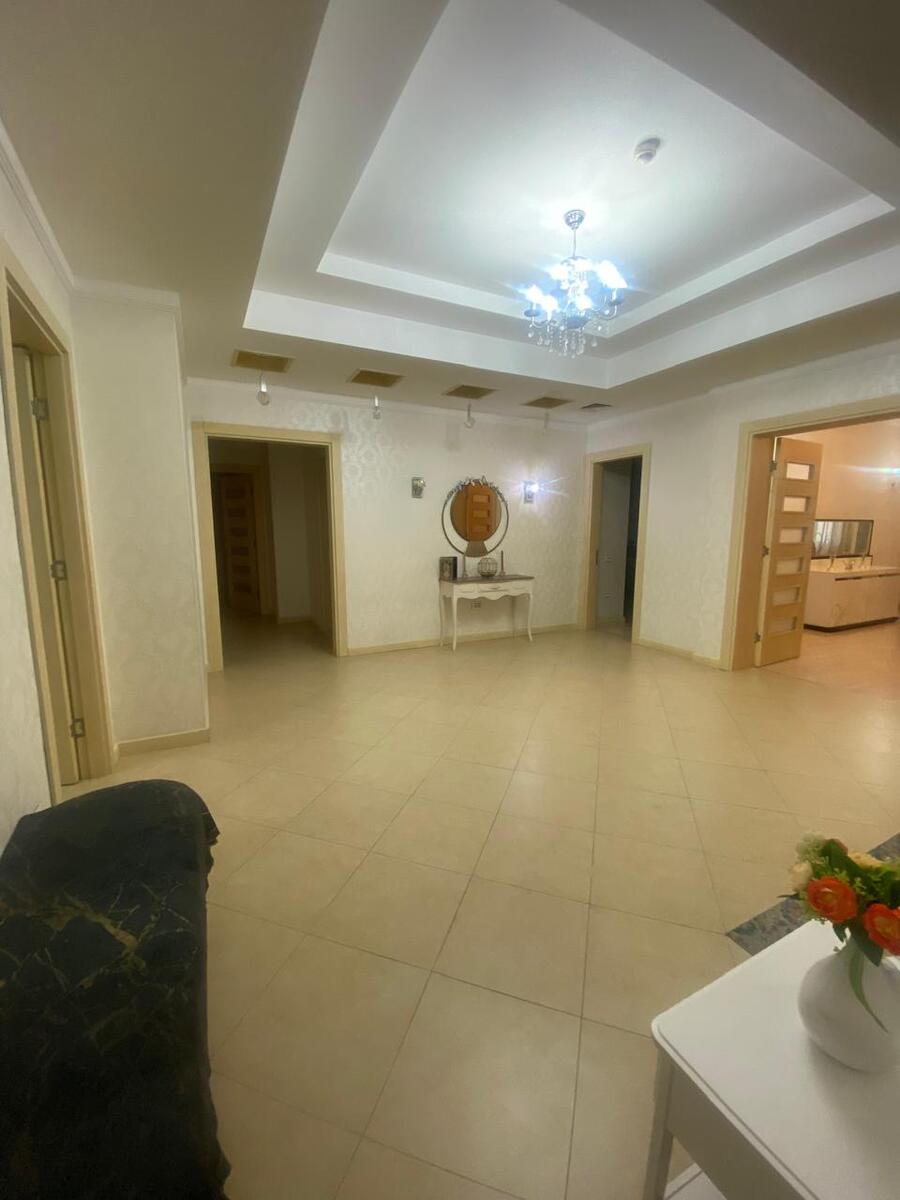 İcarəyə verilir 4 otaqlı yeni tikili 240 m² — Mənzil, Bakı (6)