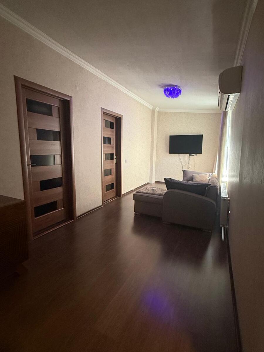 İcarəyə verilir 4 otaqlı köhnə tikili 120 m² — Mənzil, Bakı (2)