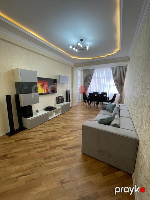Satılır 2 otaqlı köhnə tikili 91 m² — Bakı