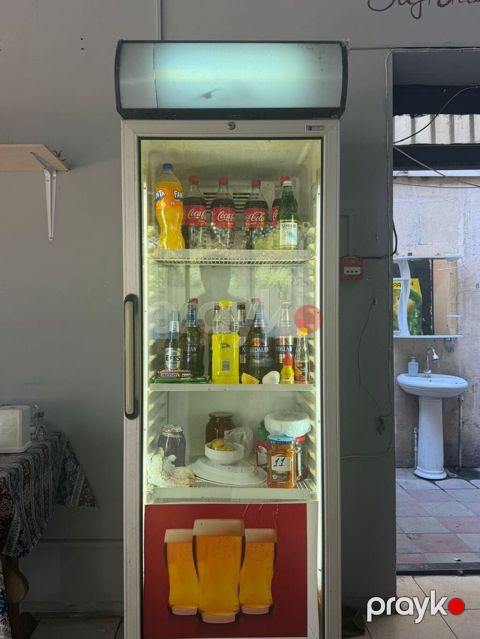 Vitrin soyuducu – 350 AZN Ölçü: 2×60 sm Tam işləkdir. Ünvan