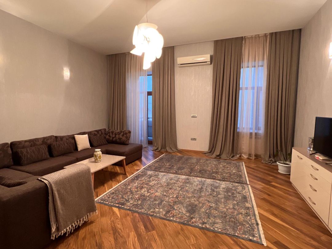 İcarəyə verilir 5 otaqlı köhnə tikili 260 m² — Mənzil, Bakı (5)