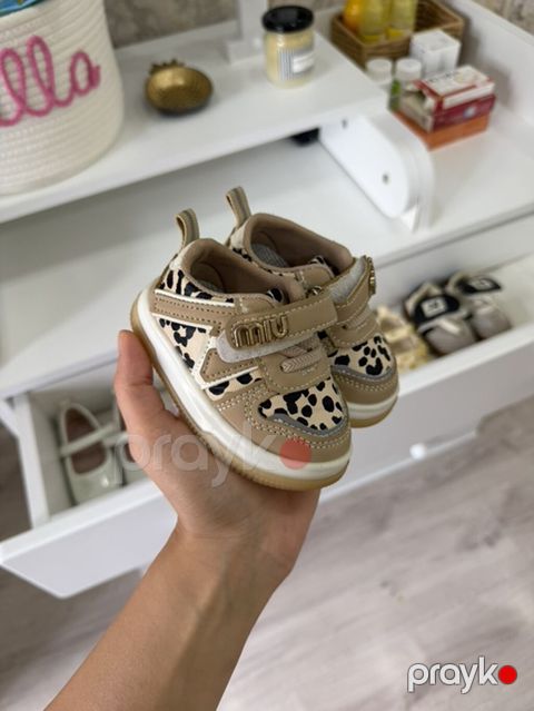 Uşaq idman ayaqqabısı – bej rəngdə, leopard naxışlı Yenidir,40 manata — Bakı