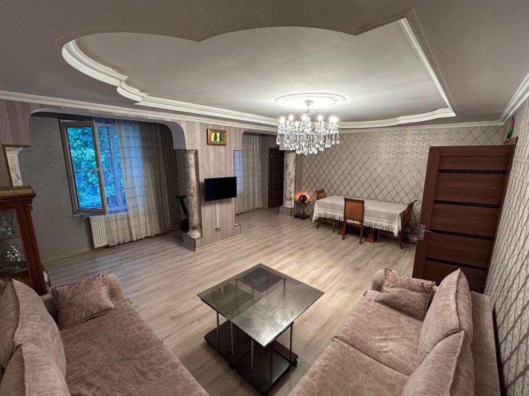 Satılır 4 otaqlı köhnə tikili 105 m² — Mənzil, Bakı (2)
