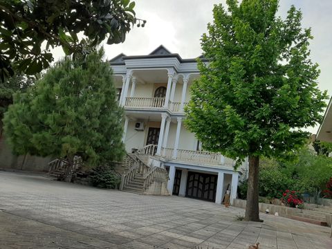 Satılır 7 otaqlı həyət evi/bağ evi 550 m² — Bakı