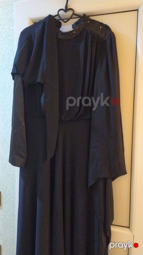 Qara ziyafət/abiyə paltarı - Rəng: Dərin qara - Model: Uzun, axıcı