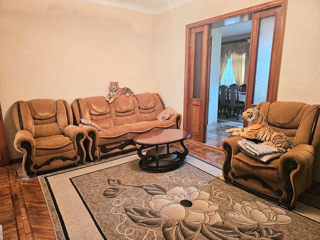 İcarəyə verilir 4 otaqlı köhnə tikili 125 m² — Mənzil, Bakı (2)