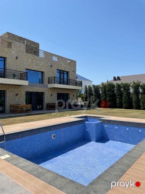 İcarəyə verilir 6 otaqlı həyət evi/bağ evi 290 m²