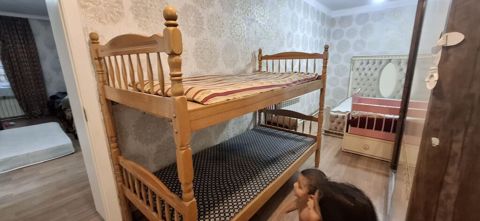 Taxta iki mərtəbəli çarpayı - Material: möhkəm təbii ağac — Digah