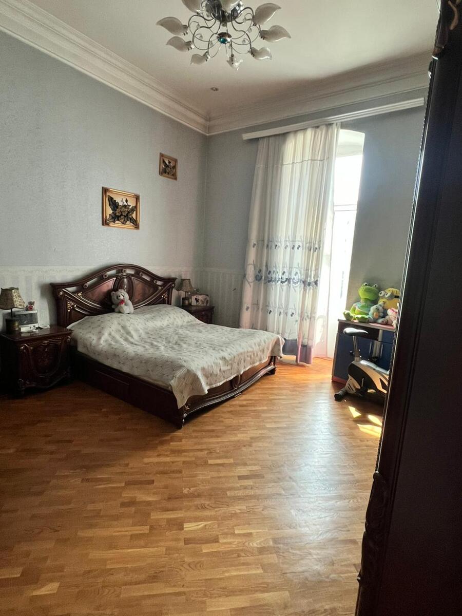 Satılır 6 otaqlı köhnə tikili 220 m² — Mənzil, Bakı (6)