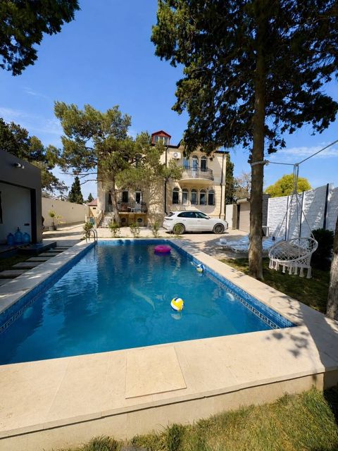 Satılır 6 otaqlı həyət evi/bağ evi 250 m² — Bakı