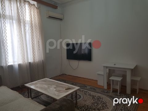 Satılır 2 otaqlı köhnə tikili 33 m²