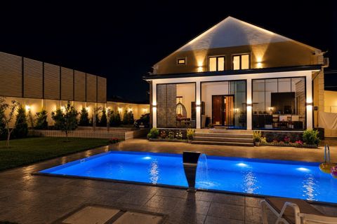 Satılır 8 otaqlı həyət evi/bağ evi 340 m² — Bakı