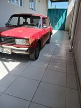 VAZ 2104 universal, qırmızı rəng. - Kuzov: 5 qapılı universal gövdə — Avtomobil
